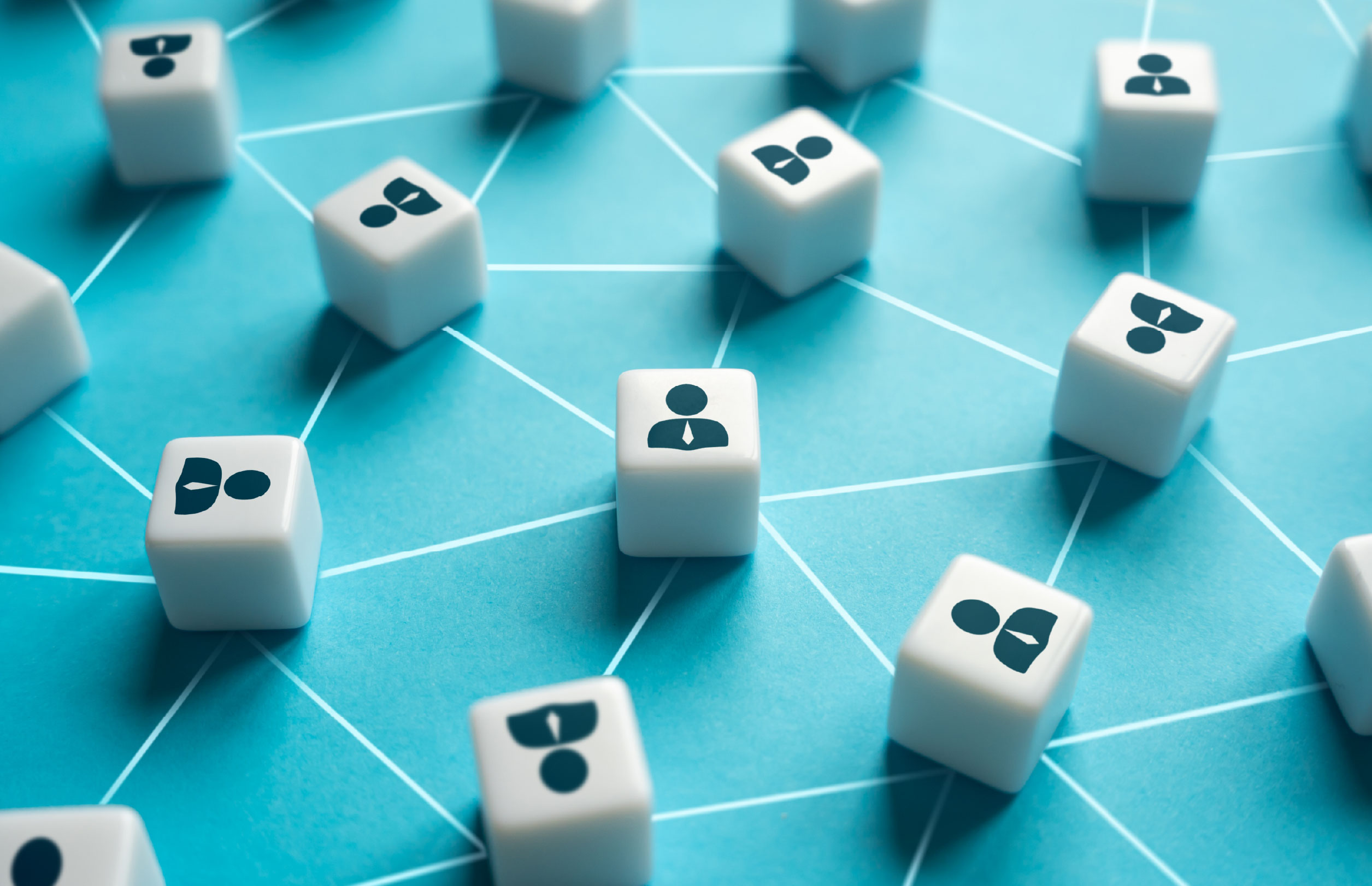 تصاعد التهديدات الأمنية يفرض التعاون بين المؤسسات وتجاوز النزعة التنافسية